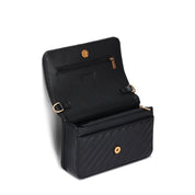 Bolsa Transversal Santa Lolla Preta Matelassê Corrente