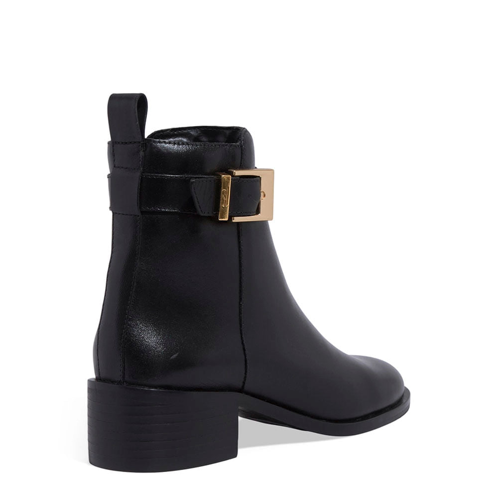 Bota Santa Lolla Preta Couro Fivela Cano Curto