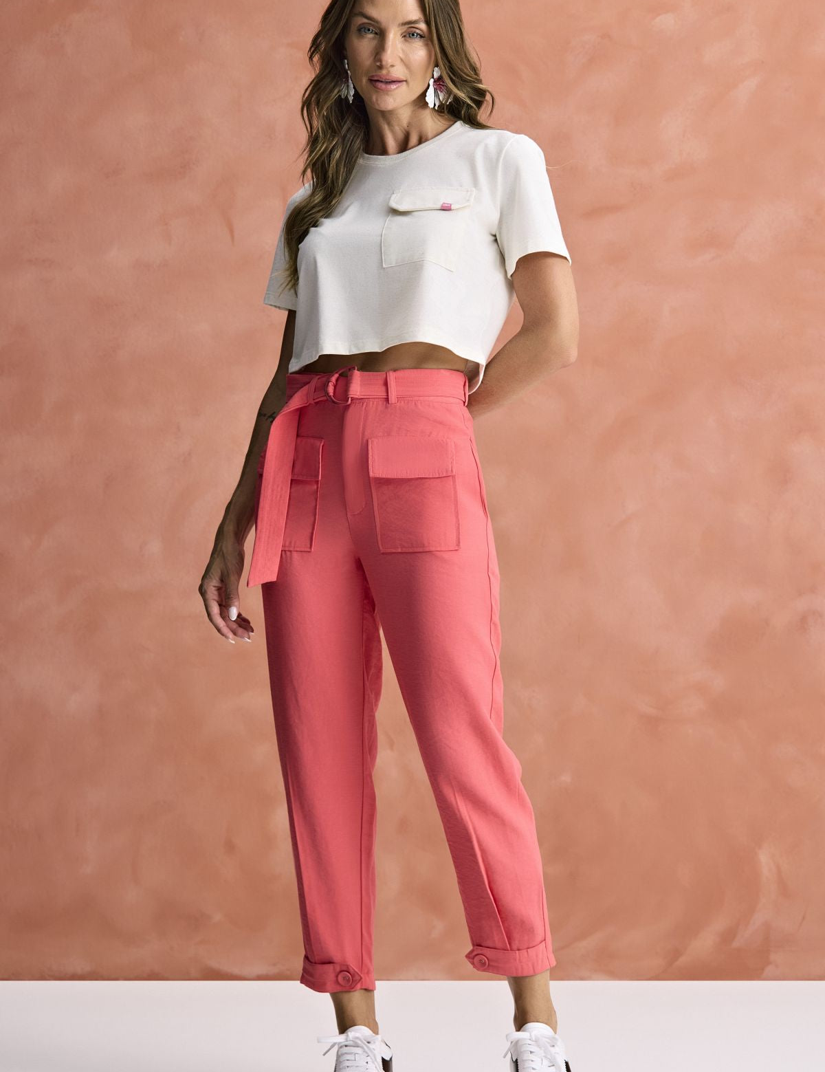 Calça Com Cinto Bolsos Frontais Rosê Meia Loka 