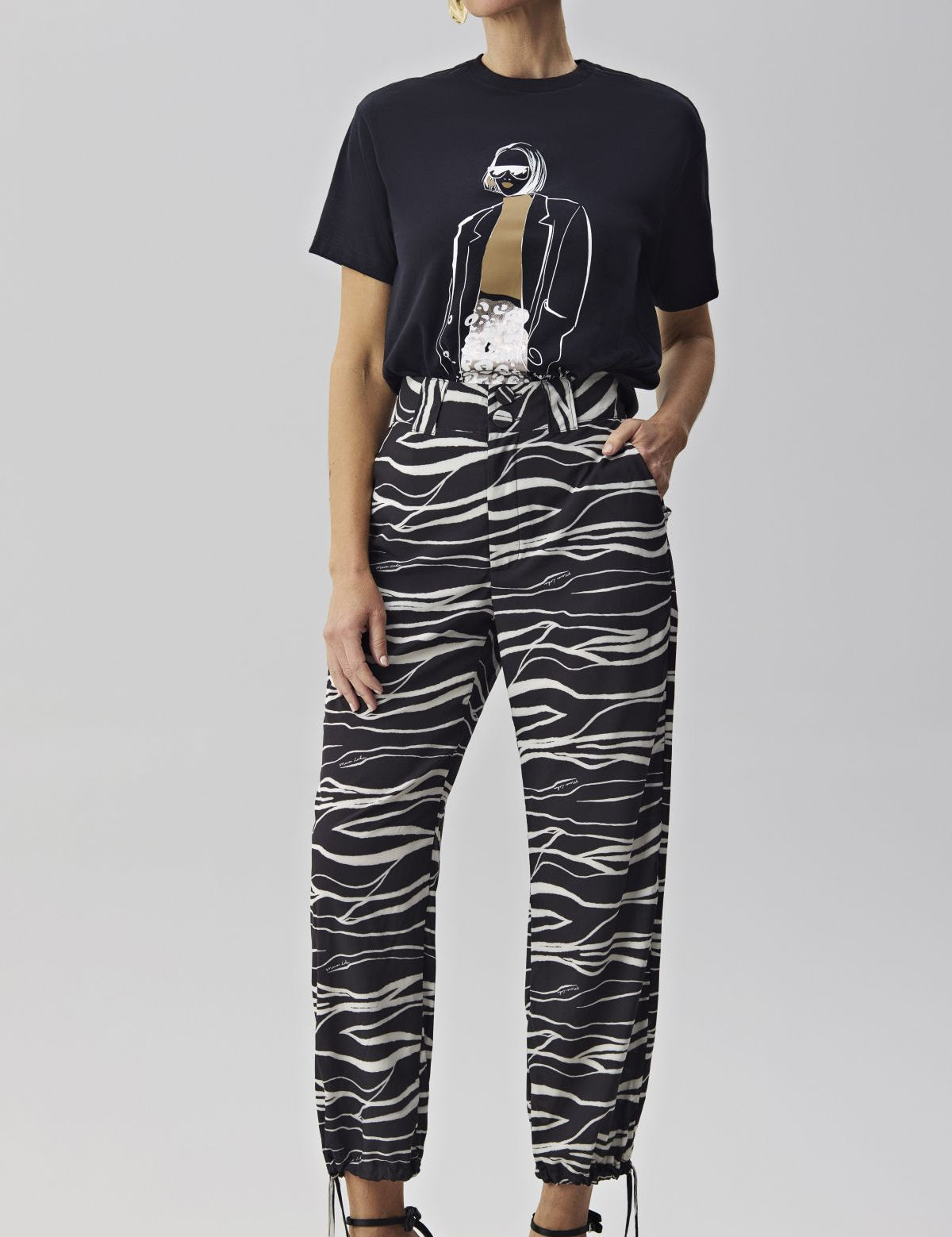 Calça Estampada Barra Ajustada Listras Giz Wavy Meia Loka