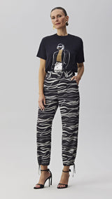 Calça Estampada Barra Ajustada Listras Giz Wavy Meia Loka