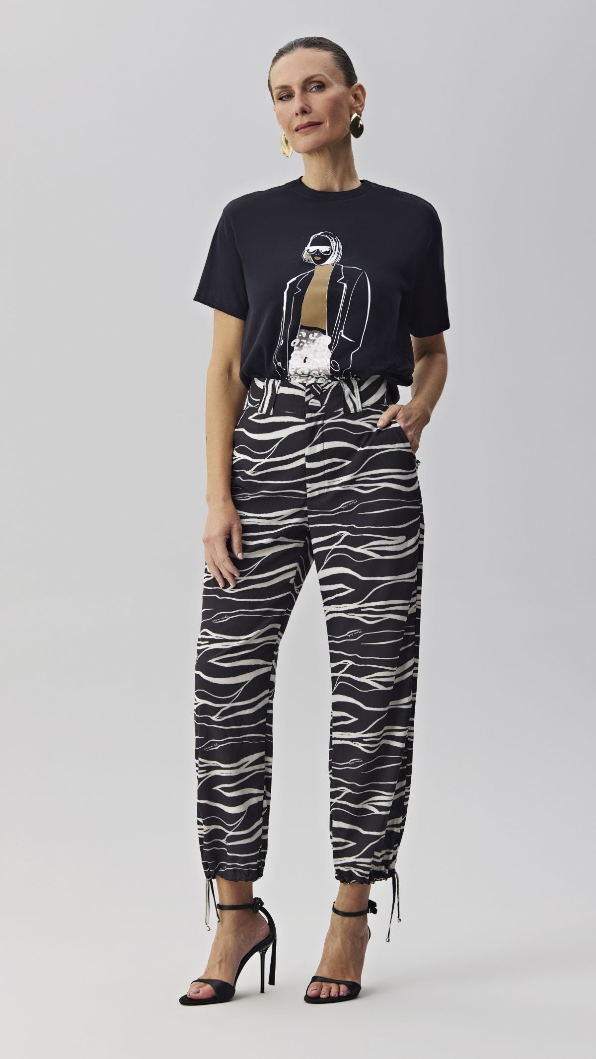 Calça Estampada Barra Ajustada Listras Giz Wavy Meia Loka