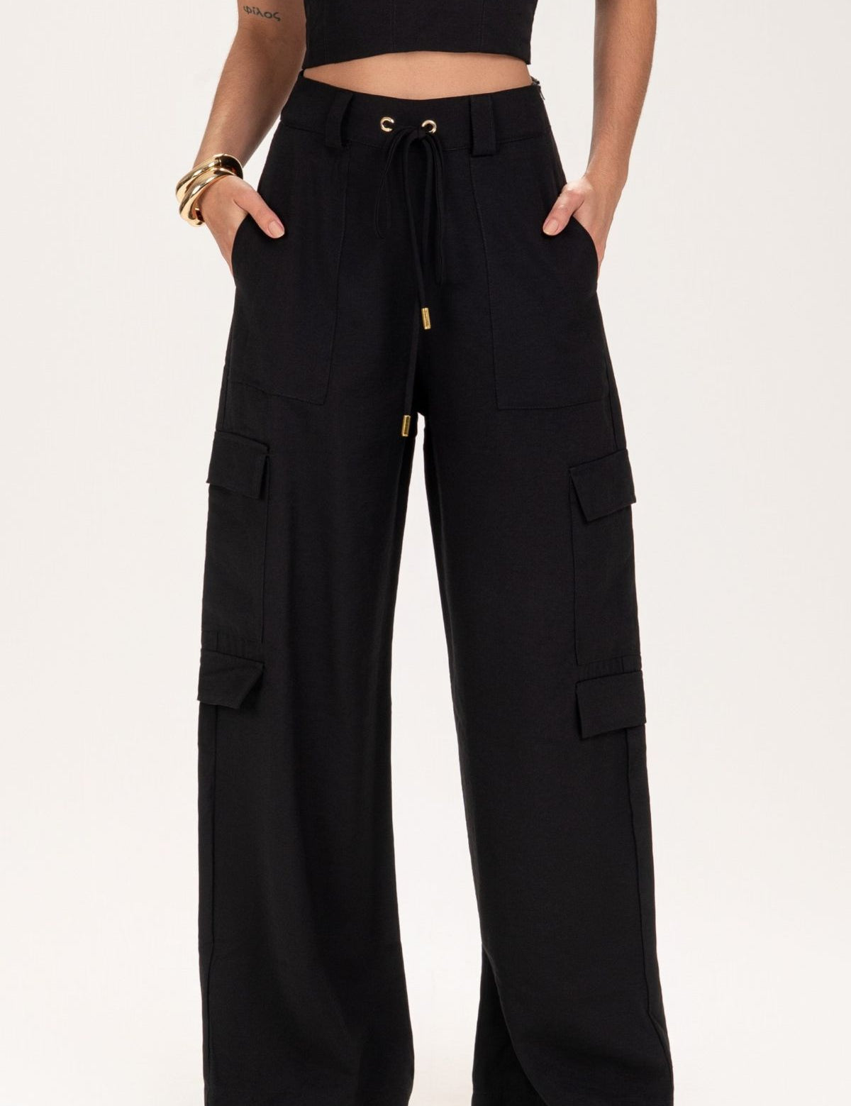 Calça Frysaide Preta Cargo Wide Leg Cintura Alta