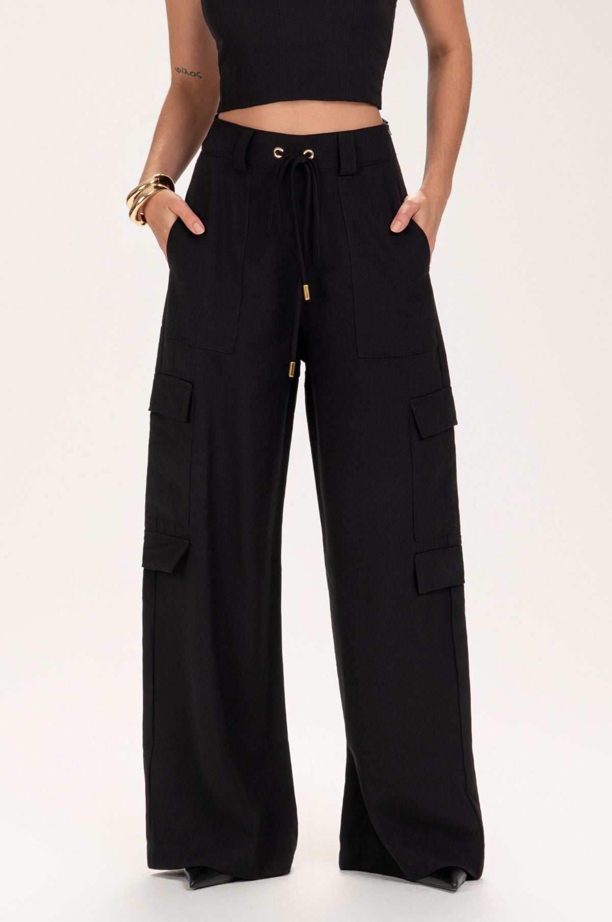 Calça Frysaide Preta Cargo Wide Leg Cintura Alta