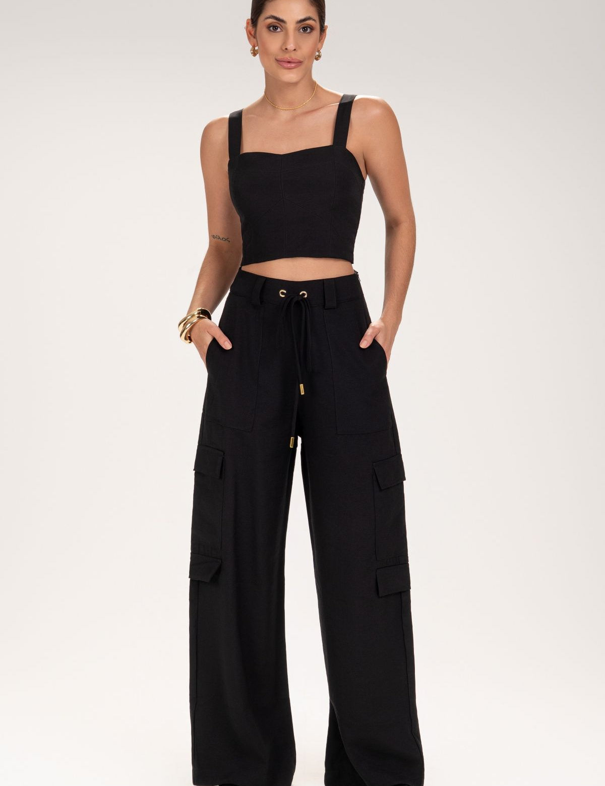 Calça Frysaide Preta Cargo Wide Leg Cintura Alta