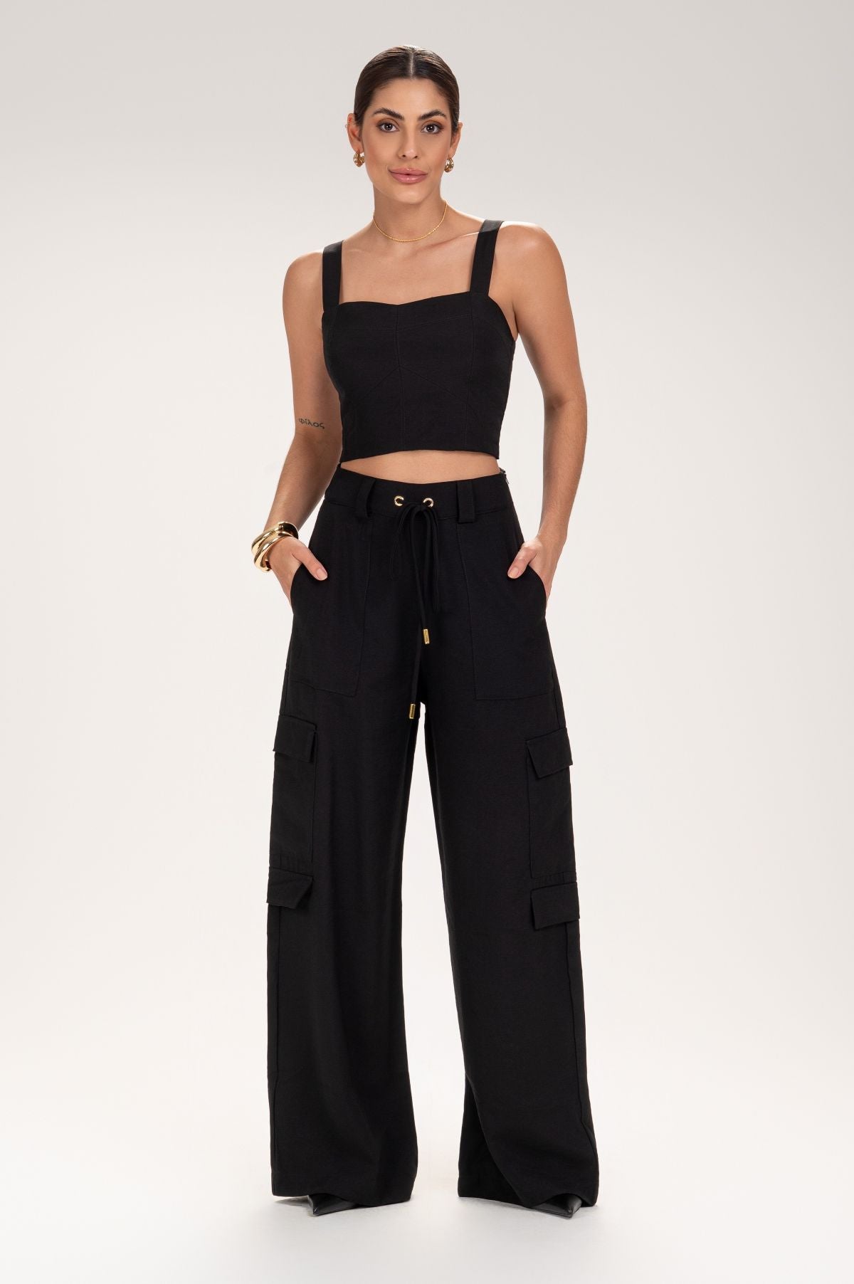 Calça Frysaide Preta Cargo Wide Leg Cintura Alta