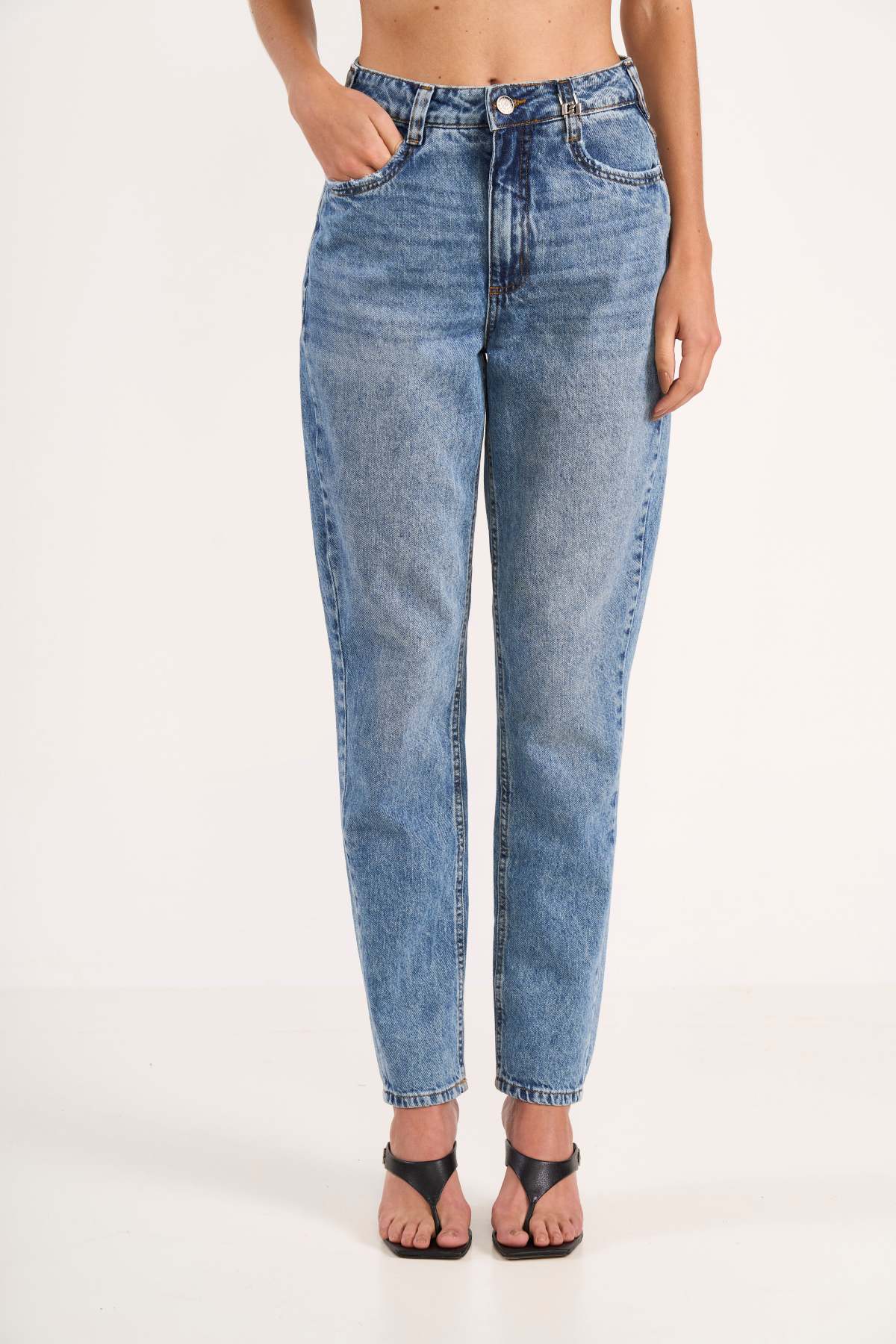 Calça Jeans Colcci Azul Clara Mom Cintura Alta
