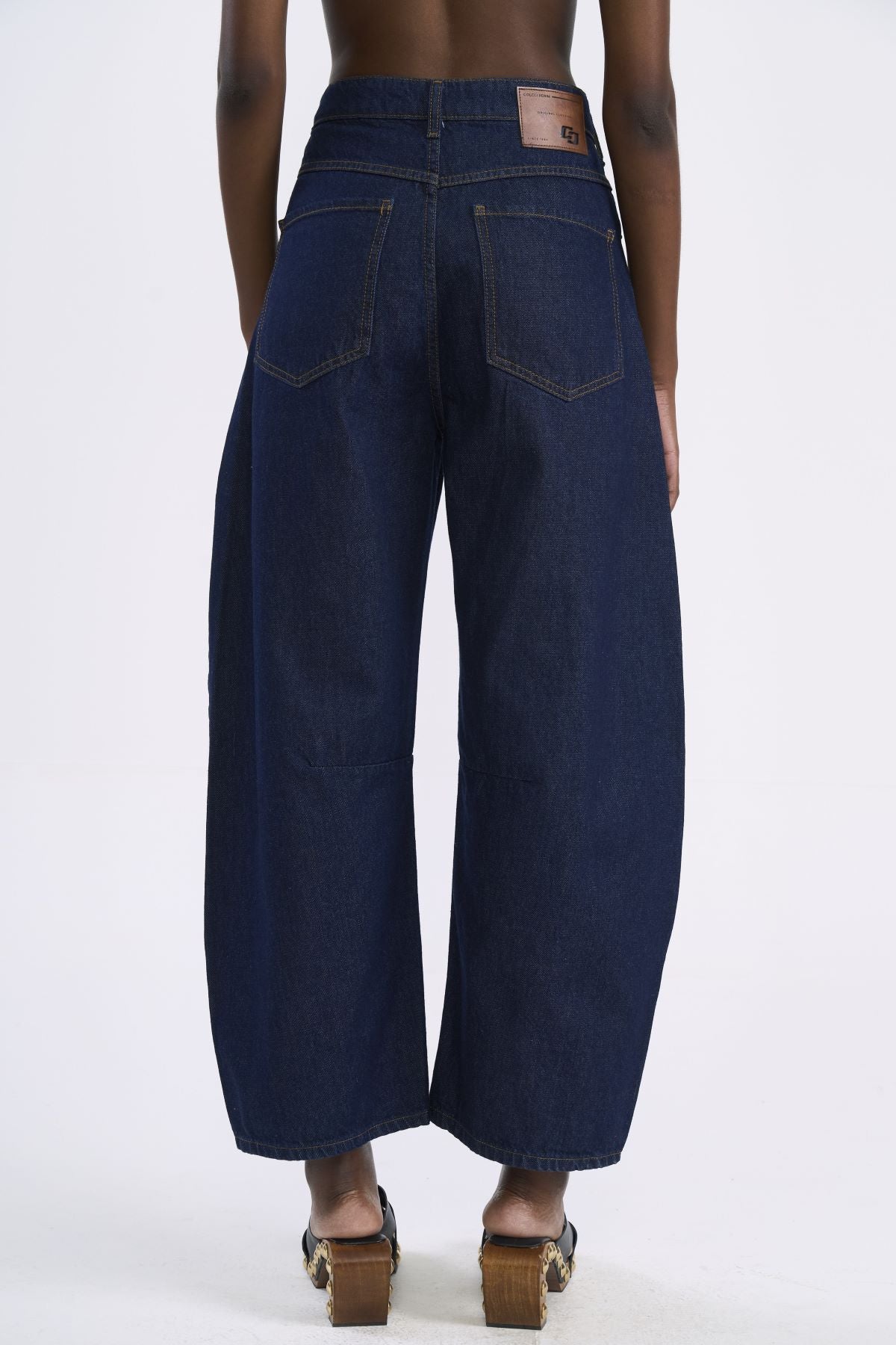 Calça Jeans Colcci Azul Modelagem Barril Cintura Alta