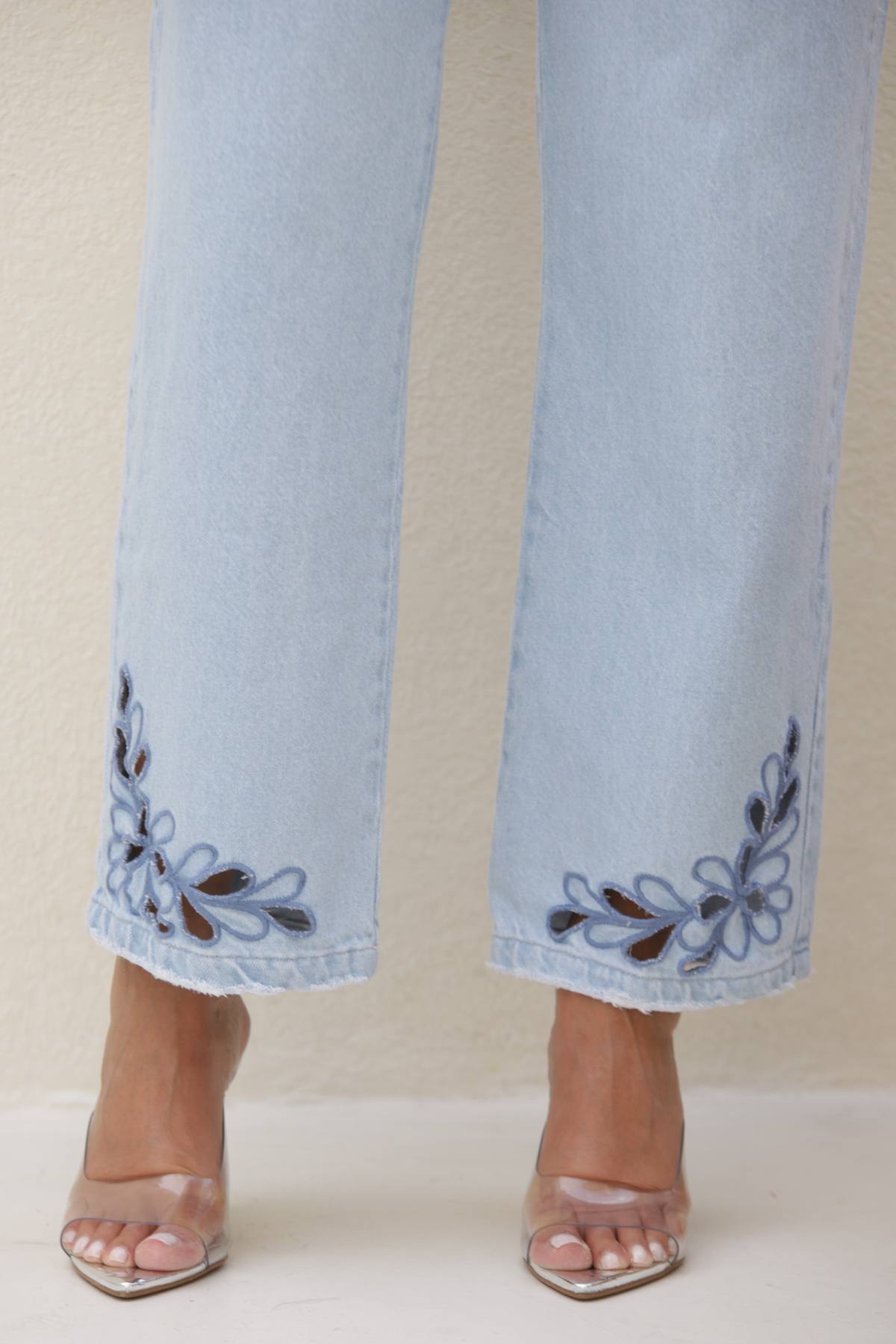 Calça Jeans Frysaide Azul Claro Barra Bordada