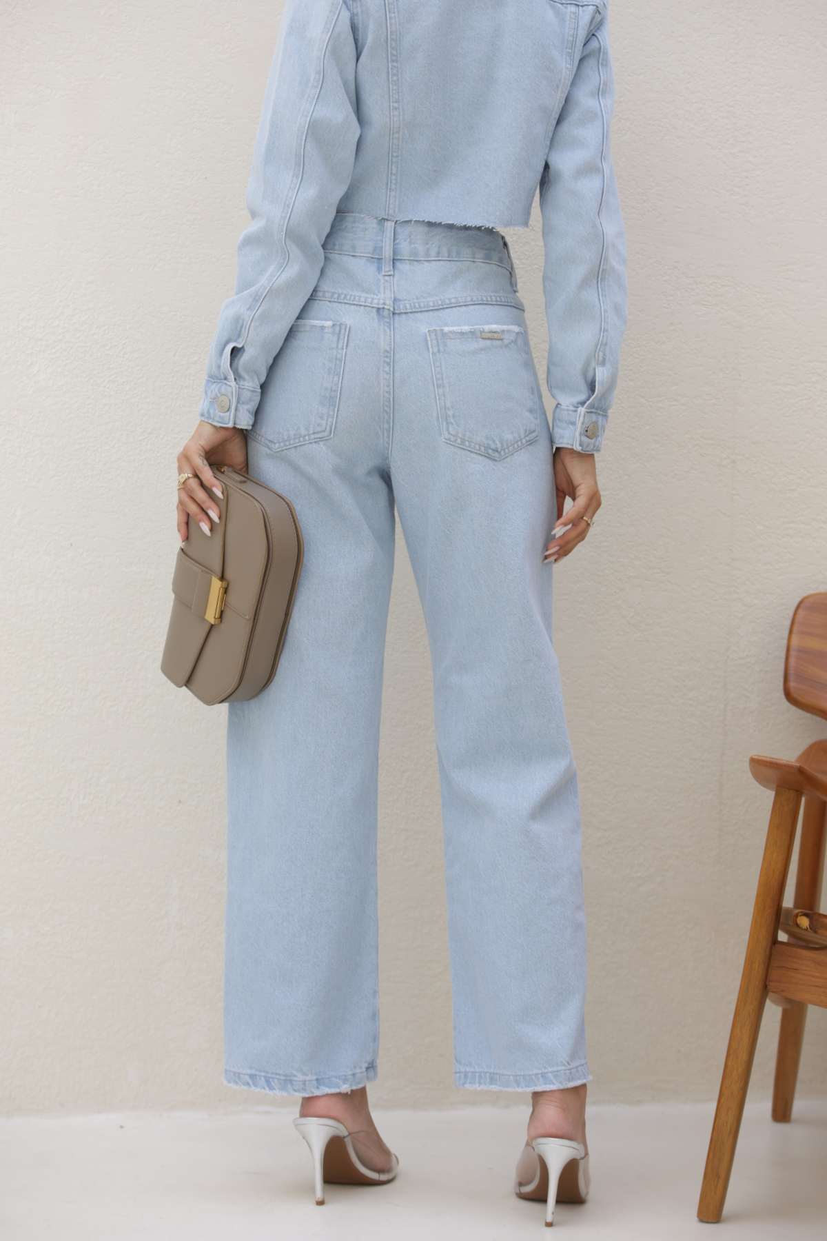 Calça Jeans Frysaide Azul Claro Barra Bordada