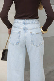 Calça Jeans Wide Leg Frysaide Azul Clara Fenda