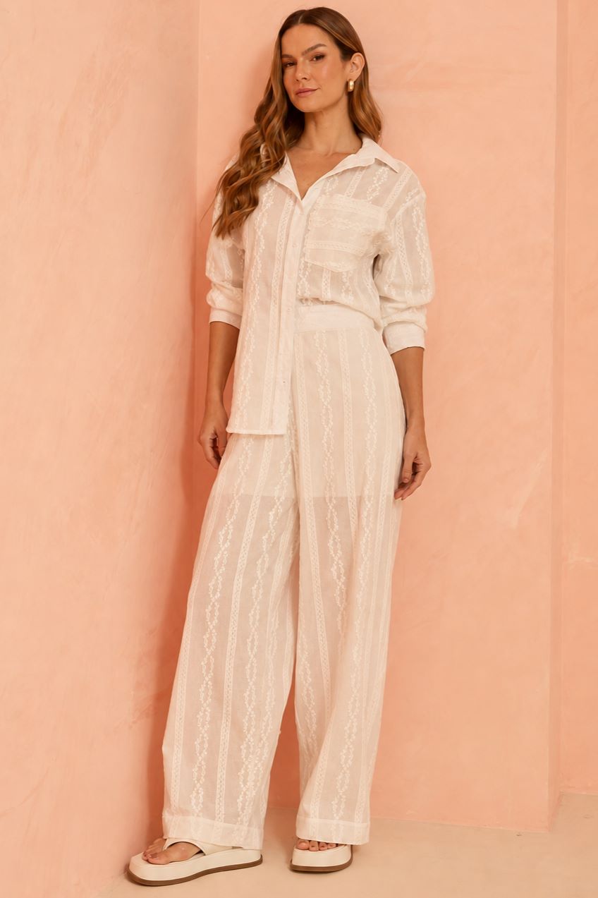 Calça Pantalona Flo Maria Branca Listras Relevo