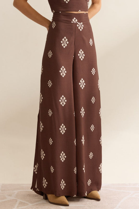 Calça Pantalona Flo Maria Marrom Estampa Geométrica
