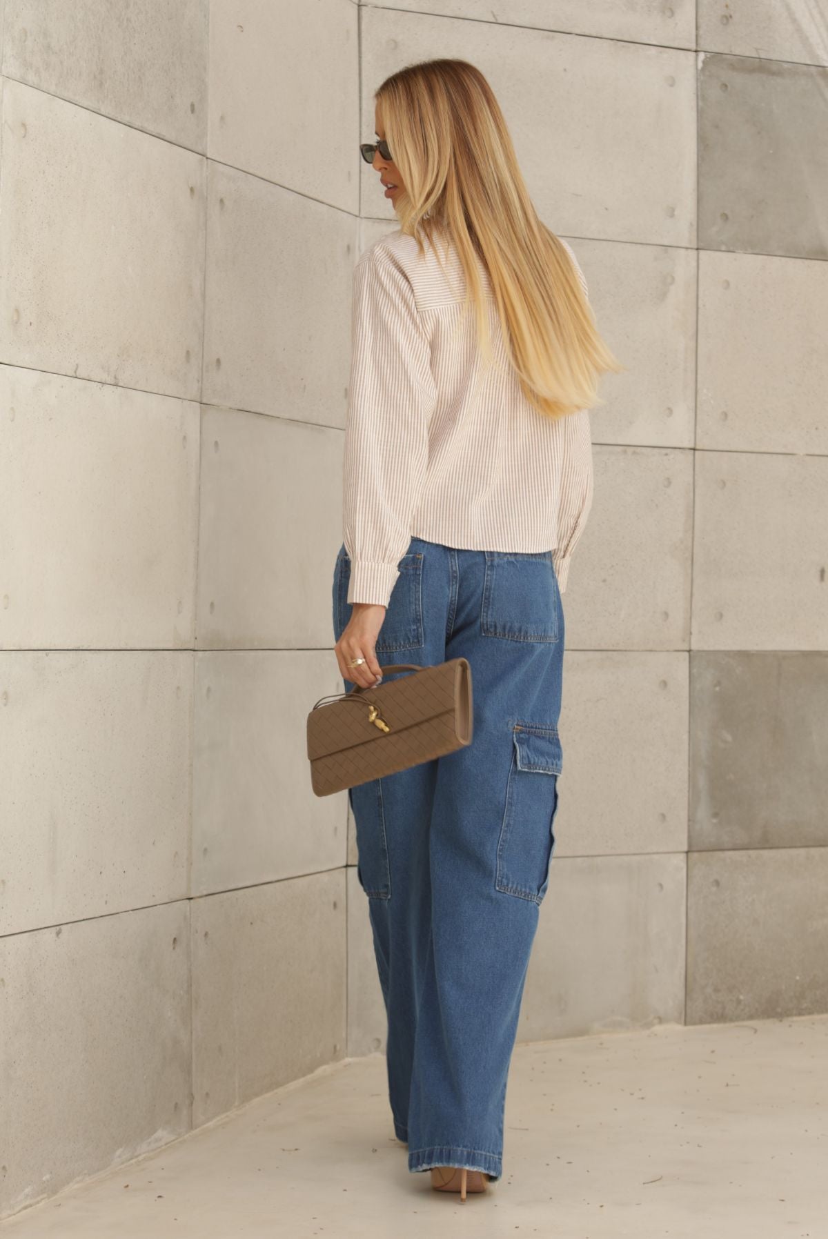 Camisa Cropped Frysaide Bege Listrada Manga Longa