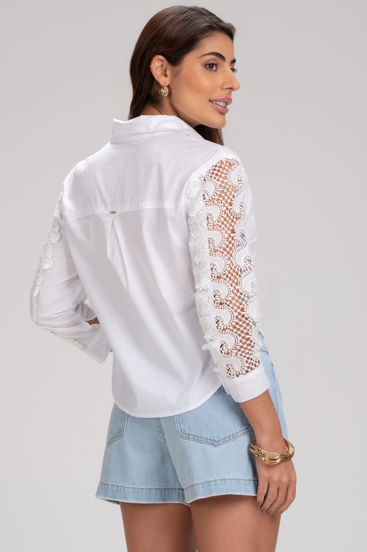Camisa Cropped Frysaide Branca Guipir Nas Mangas