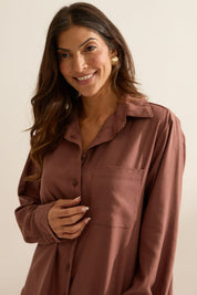 Camisa Flo Maria Marrom Linho Algarve Alongada