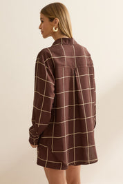 Camisa Flo Maria Marrom Xadrez Alongada