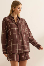 Camisa Flo Maria Marrom Xadrez Alongada