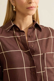 Camisa Flo Maria Marrom Xadrez Alongada