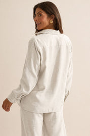 Camisa Flo Maria Off White Linho Bolsos Frontais