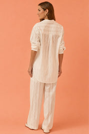 Camisa Flo Maria Off White Listras Texturizadas