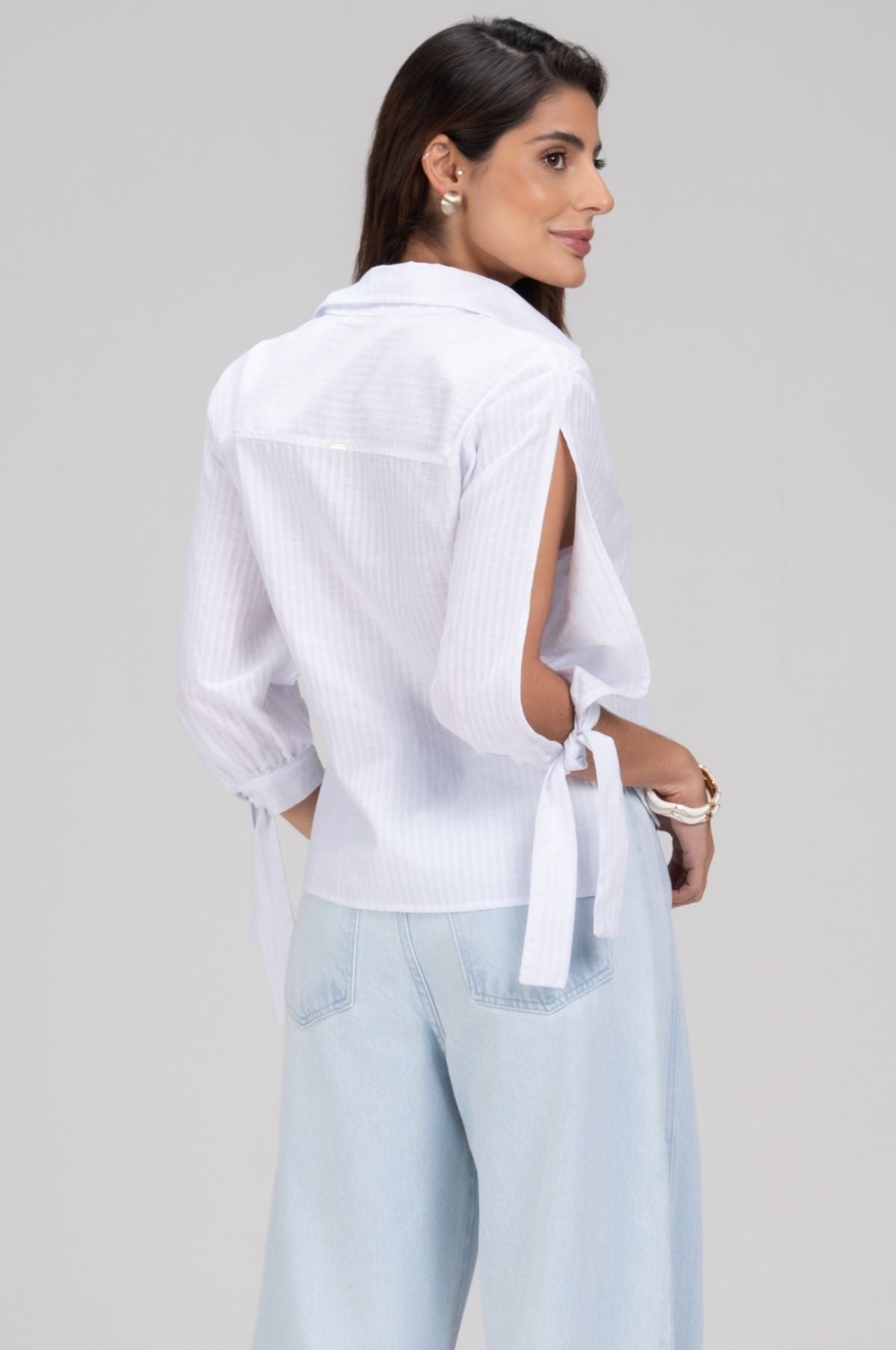 Camisa Frysaide Branca Abertura Nas Mangas