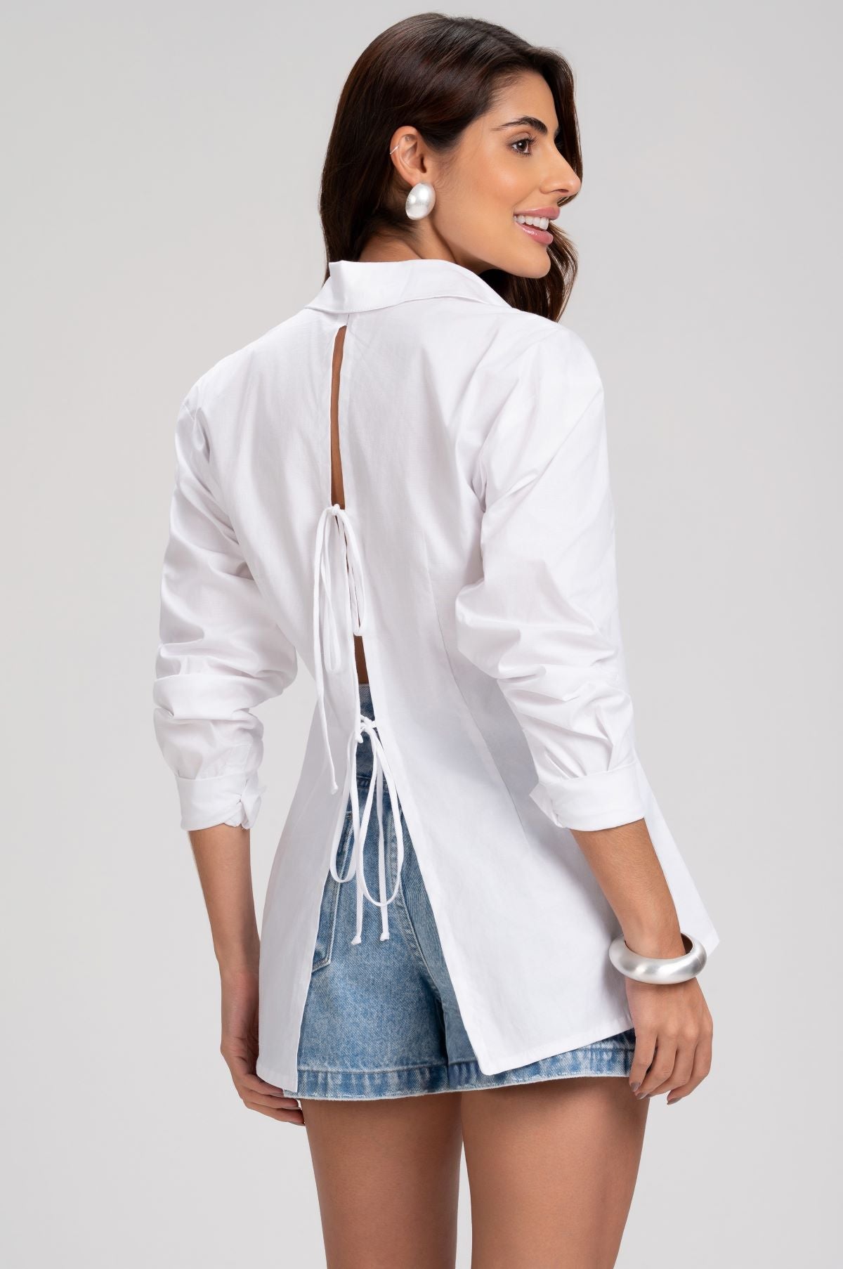 Camisa Frysaide Branca Tricoline Costas Vazadas