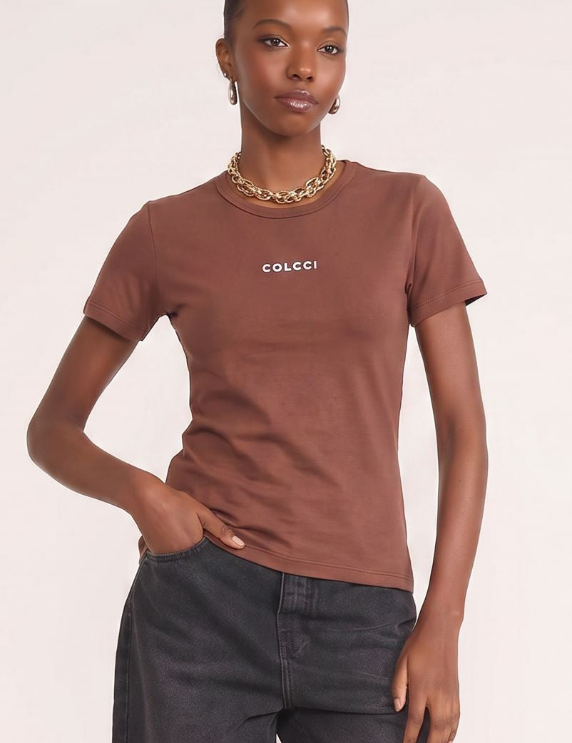 Camiseta Colcci Marrom Logo Frontal