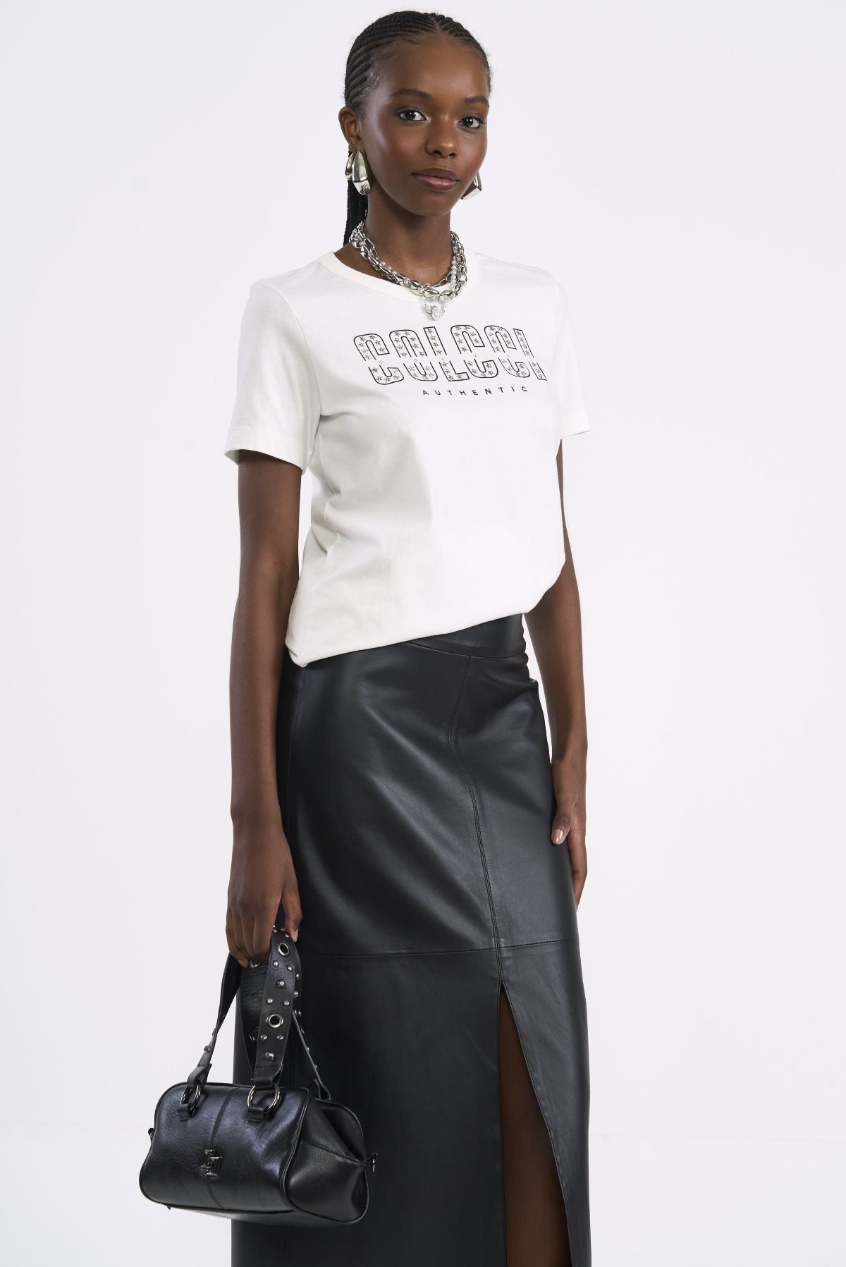 Camiseta Colcci Off White Estampa Localizada