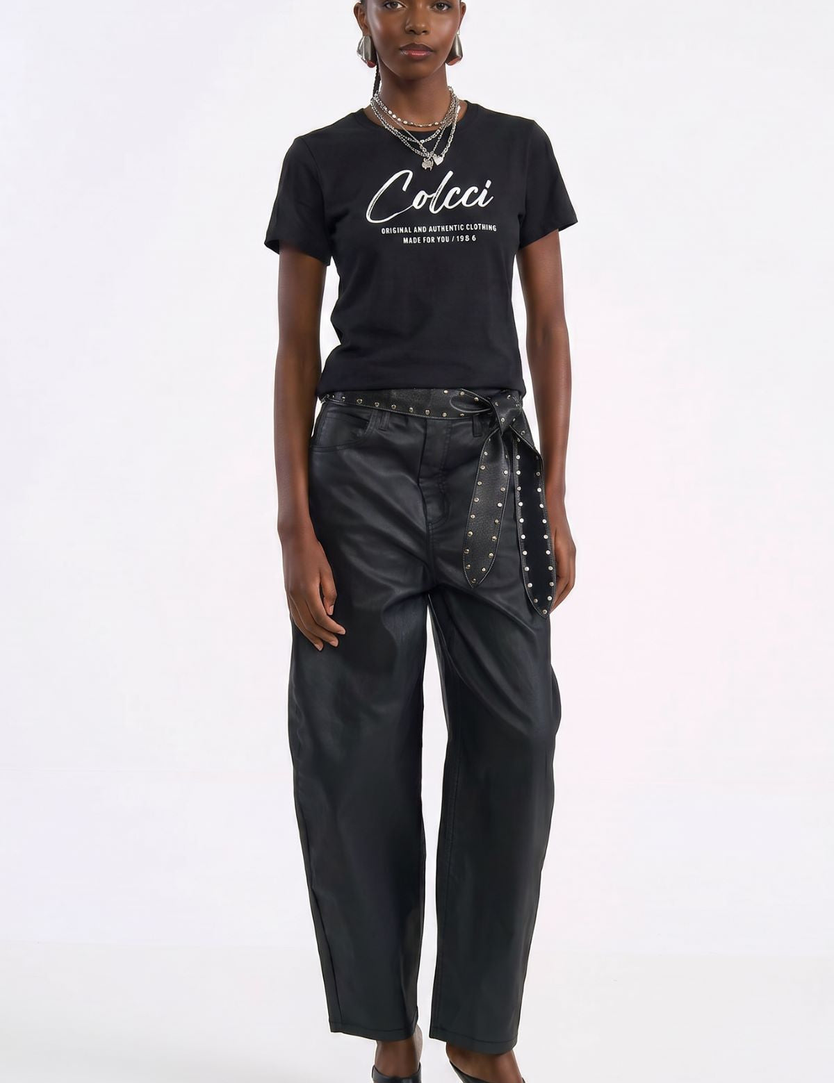 Camiseta Colcci Preta Logo Cursivo Frontal