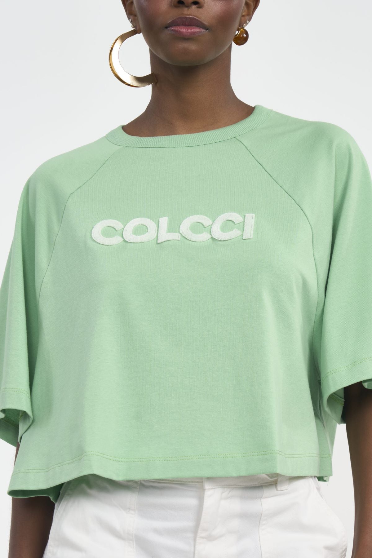 Camiseta Colcci Verde Logo Em Relevo