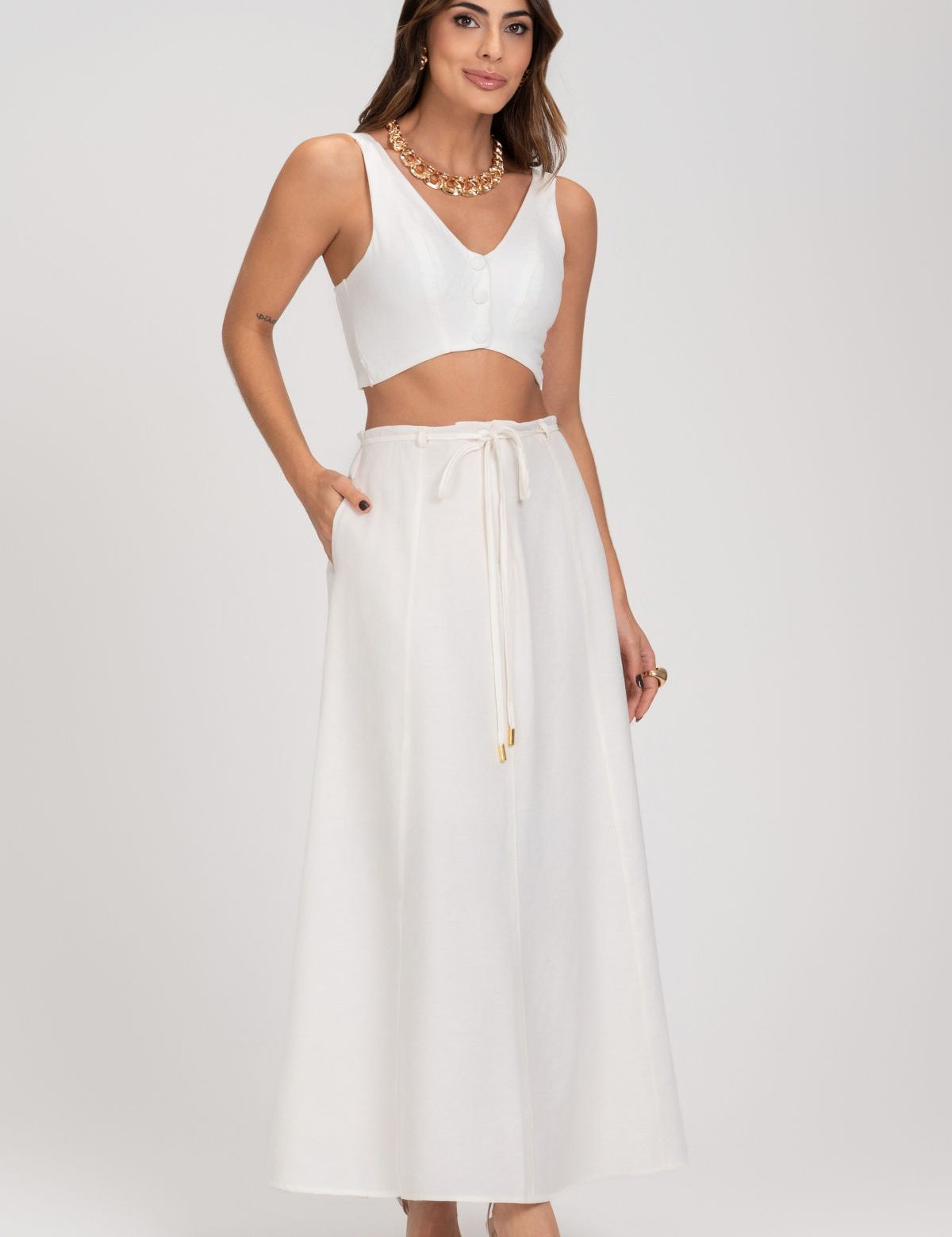 Cropped De Alfaiataria Com Decote Médio Off White Frysaide
