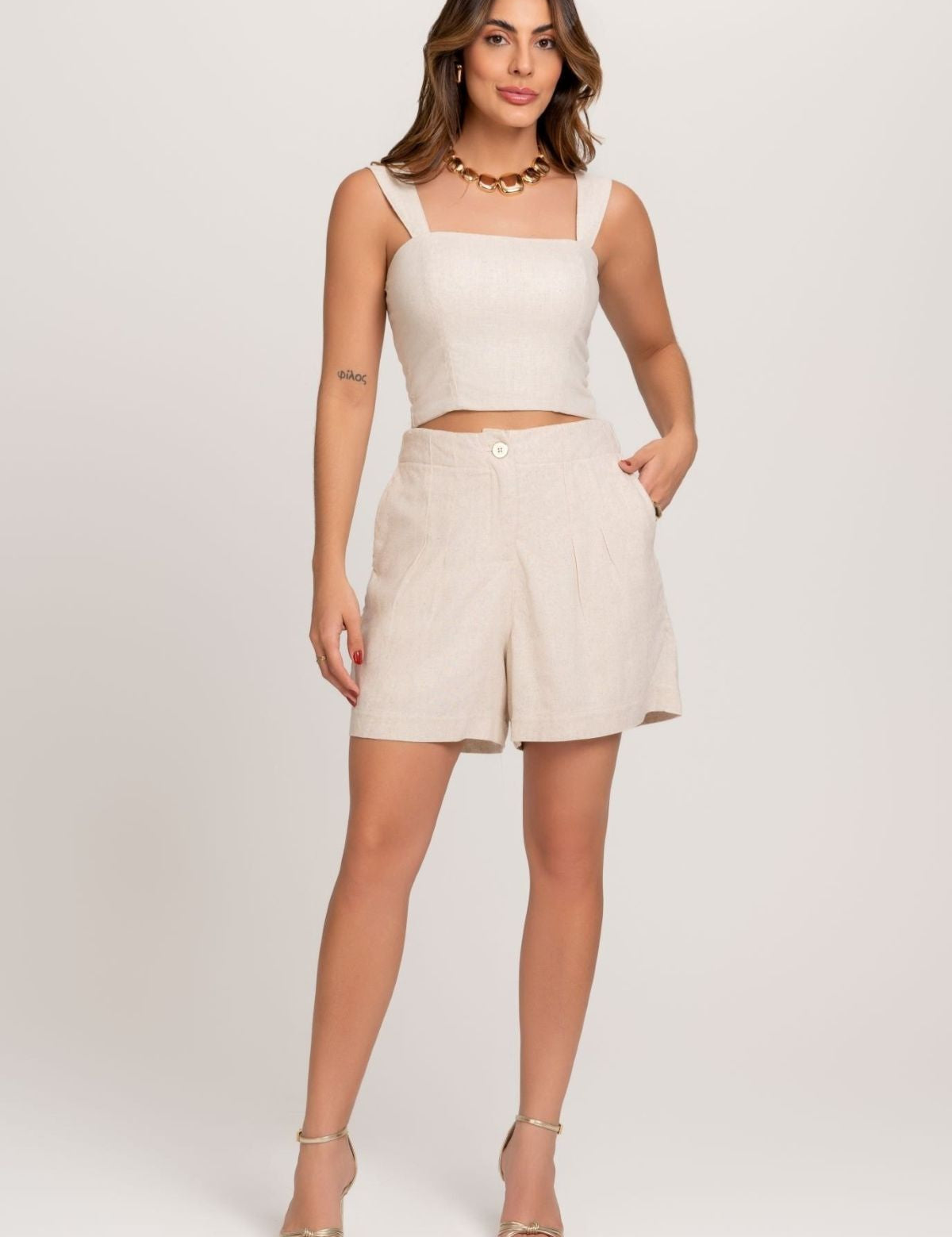 Cropped De Linho Com Alcas Largas Off White Frysaide