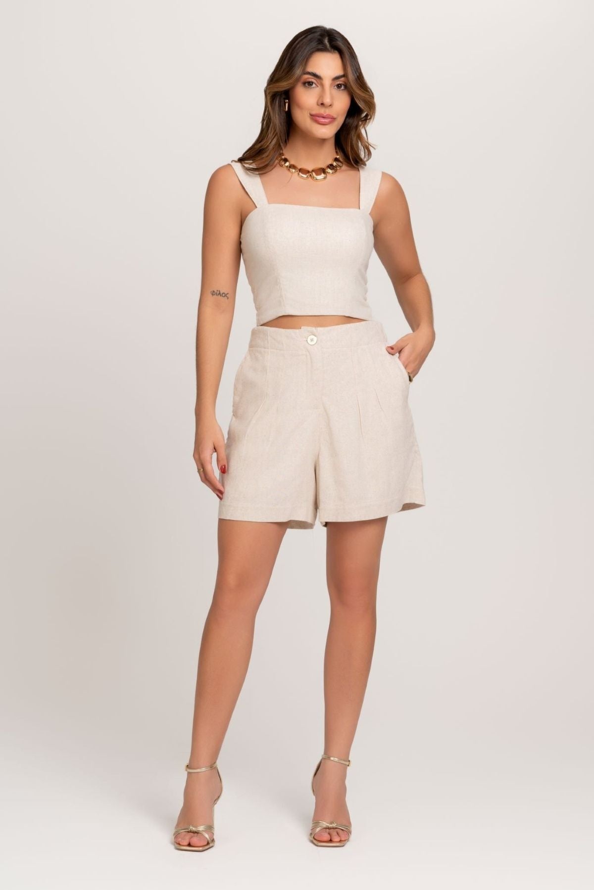 Cropped De Linho Com Alcas Largas Off White Frysaide