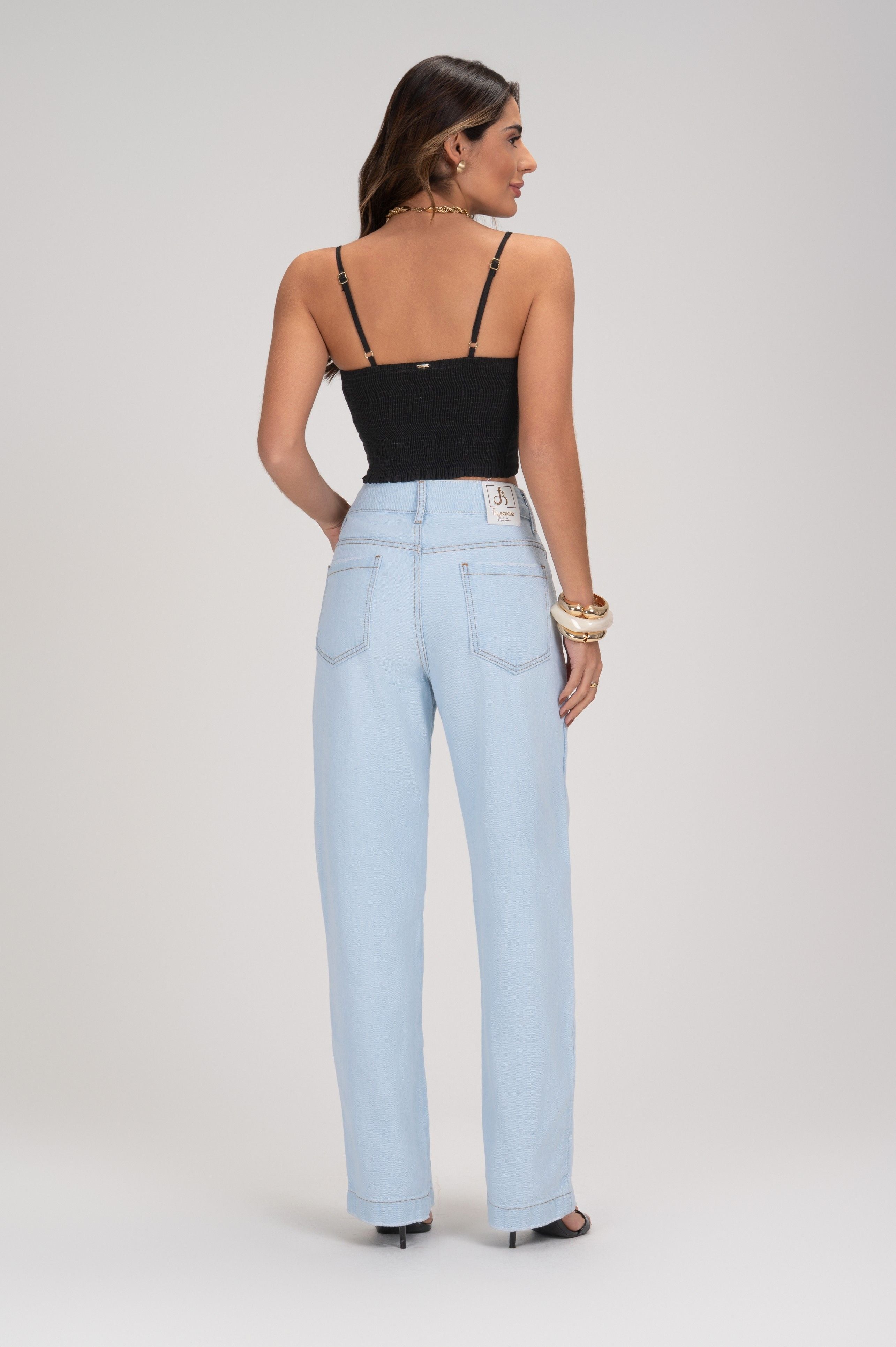 Cropped De Linho Preto Decote Frysaide