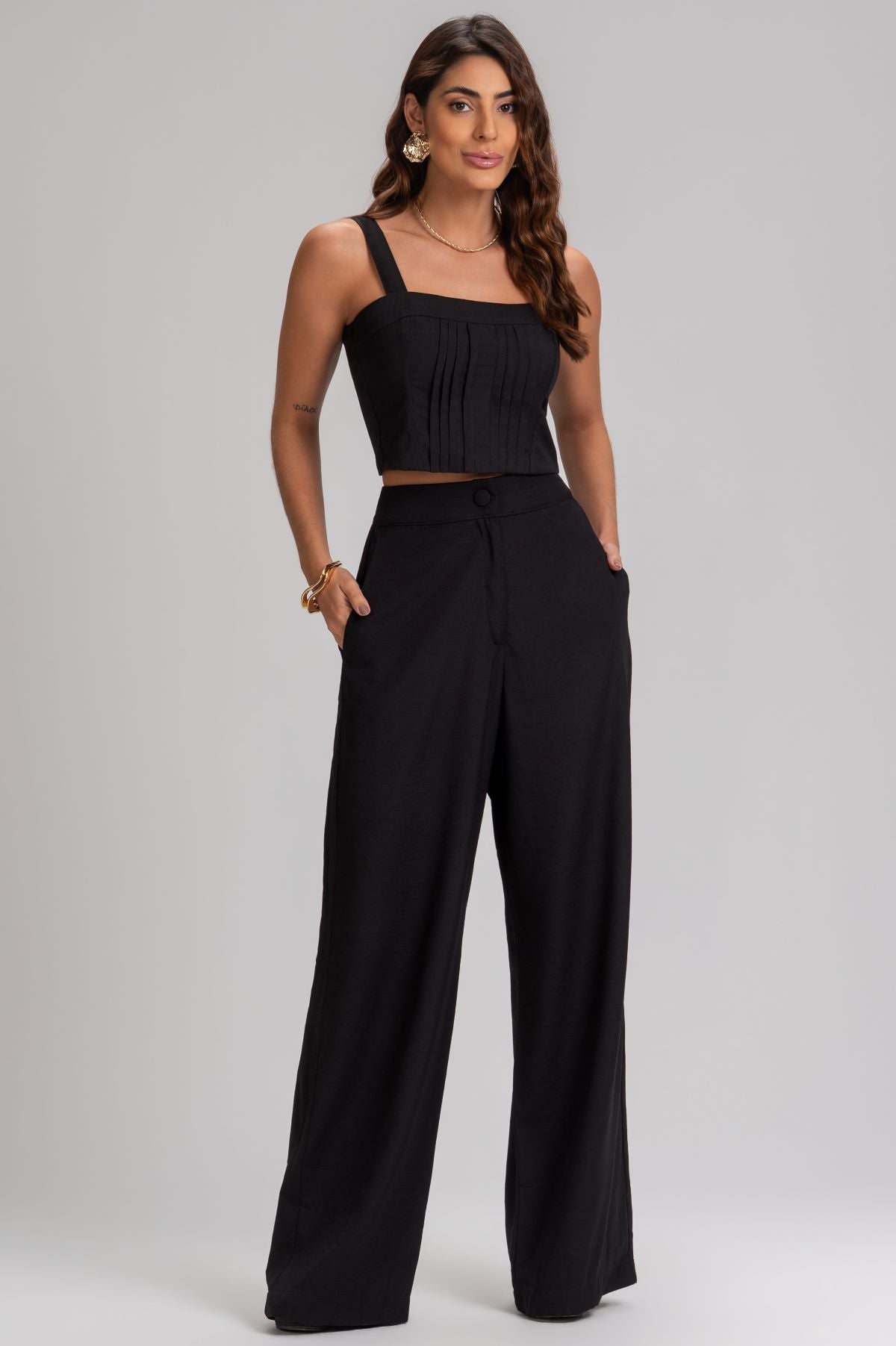 Cropped Frysaide Preto Pregas E Lastex