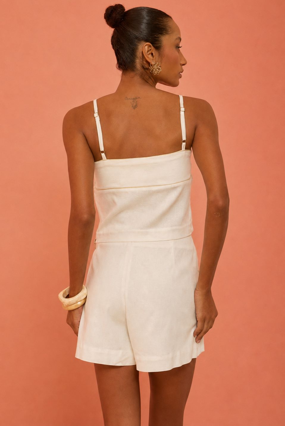 Cropped Linho Flo Maria Off White Alça Regulável