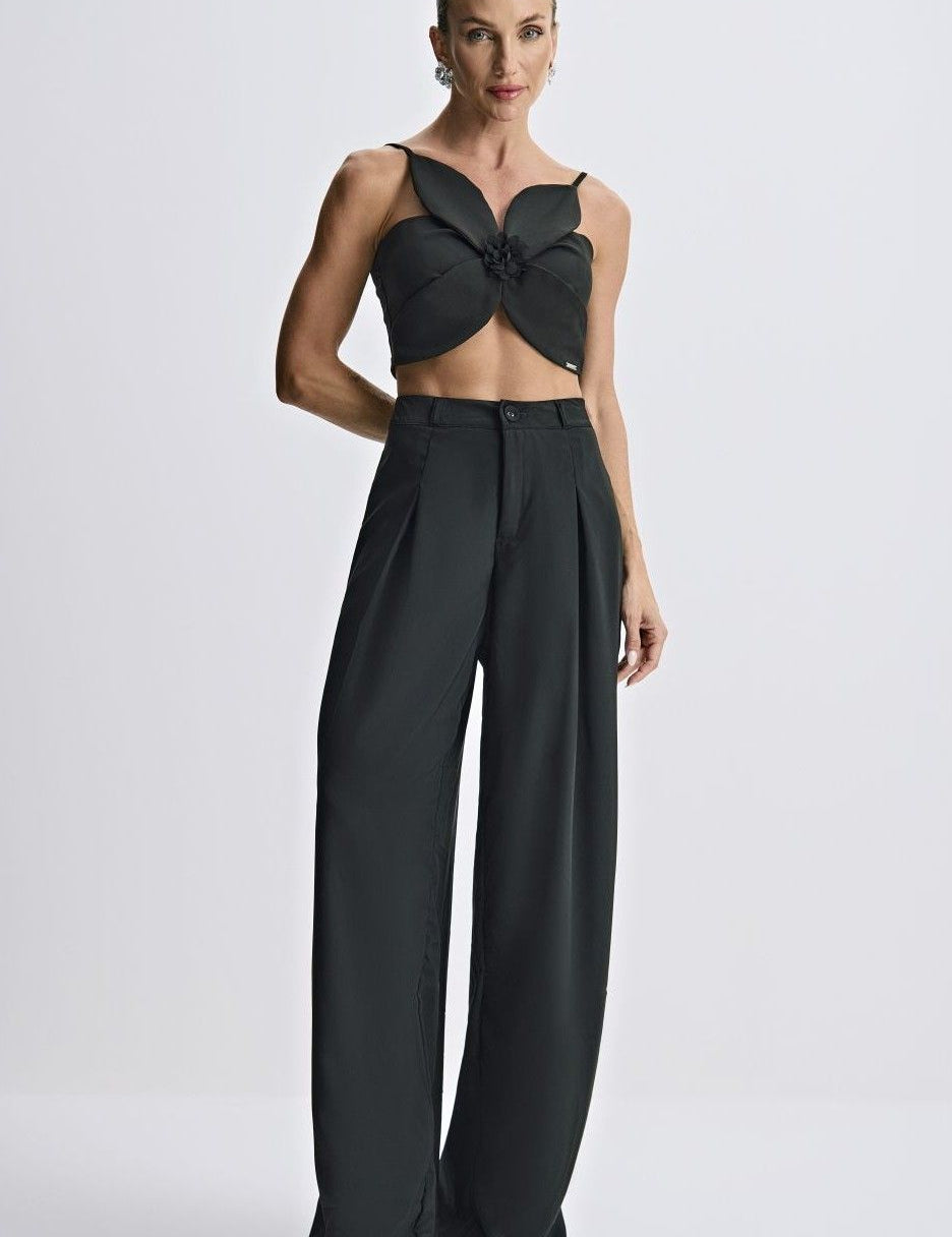 Cropped Preto Flor Meia Loka