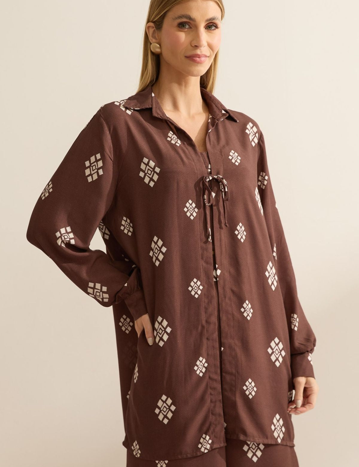 Kimono Flo Maria Marrom Estampa Geométrica