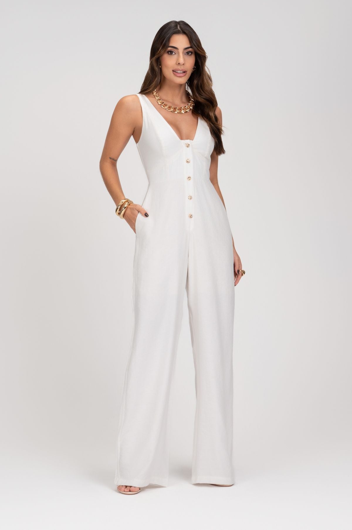 Macacão Alfaiataria Off White Com Decote Frysaide