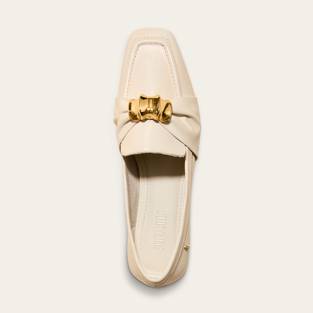 Mocassim Santa Lolla Off White Couro Metal Dourado