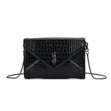 Necessaire Santa Lolla Preta Croco Alça Corrente