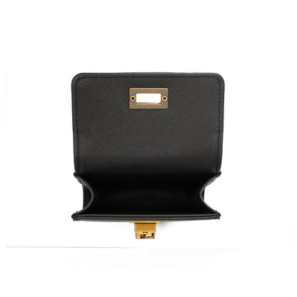 Porta-Cartão Santa Lolla Preto Alça Longa Fecho Dourado