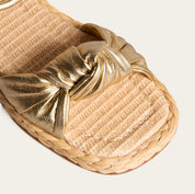 Rasteirinha Santa Lolla Dourada Amarração Espadrille