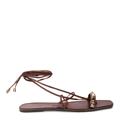 Rasteirinha Santa Lolla Marrom Tachas Amarração