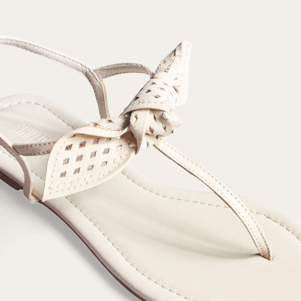 Rasteirinha Santa Lolla Off White Laço Vazado Fivela