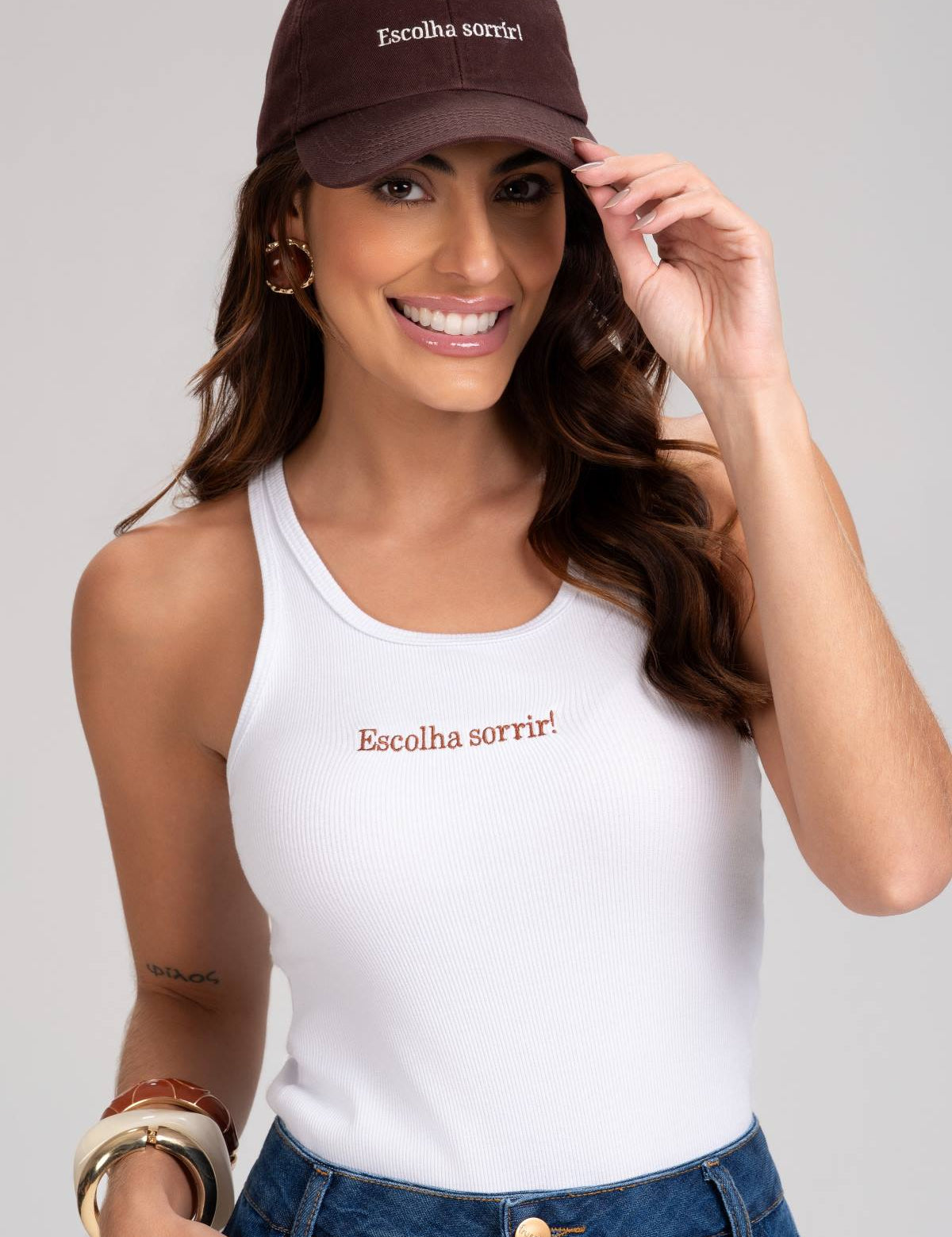 Regata Frysaide Branca Canelada Com Frase