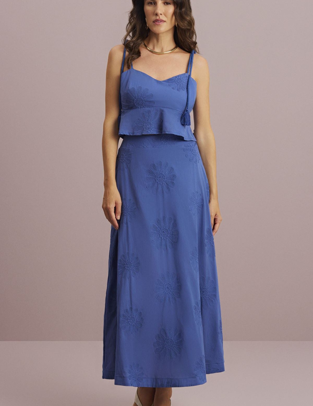 Saia Midi Meia Loka Azul Bordada Floral