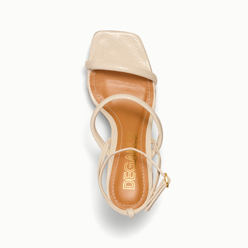 Sandália Degalls Off White Verniz Salto Bloco