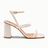 Sandália Degalls Off White Verniz Salto Bloco